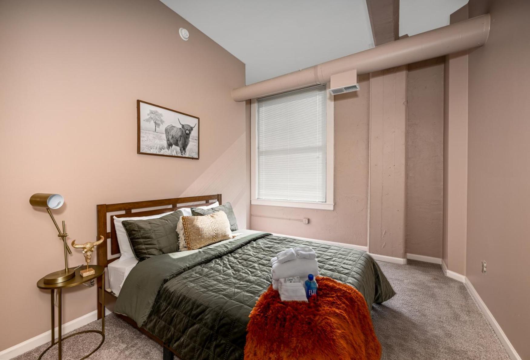 2 Bath Prkg+Gym+Sauna Perk Plaza +30 Day 克里夫兰 外观 照片