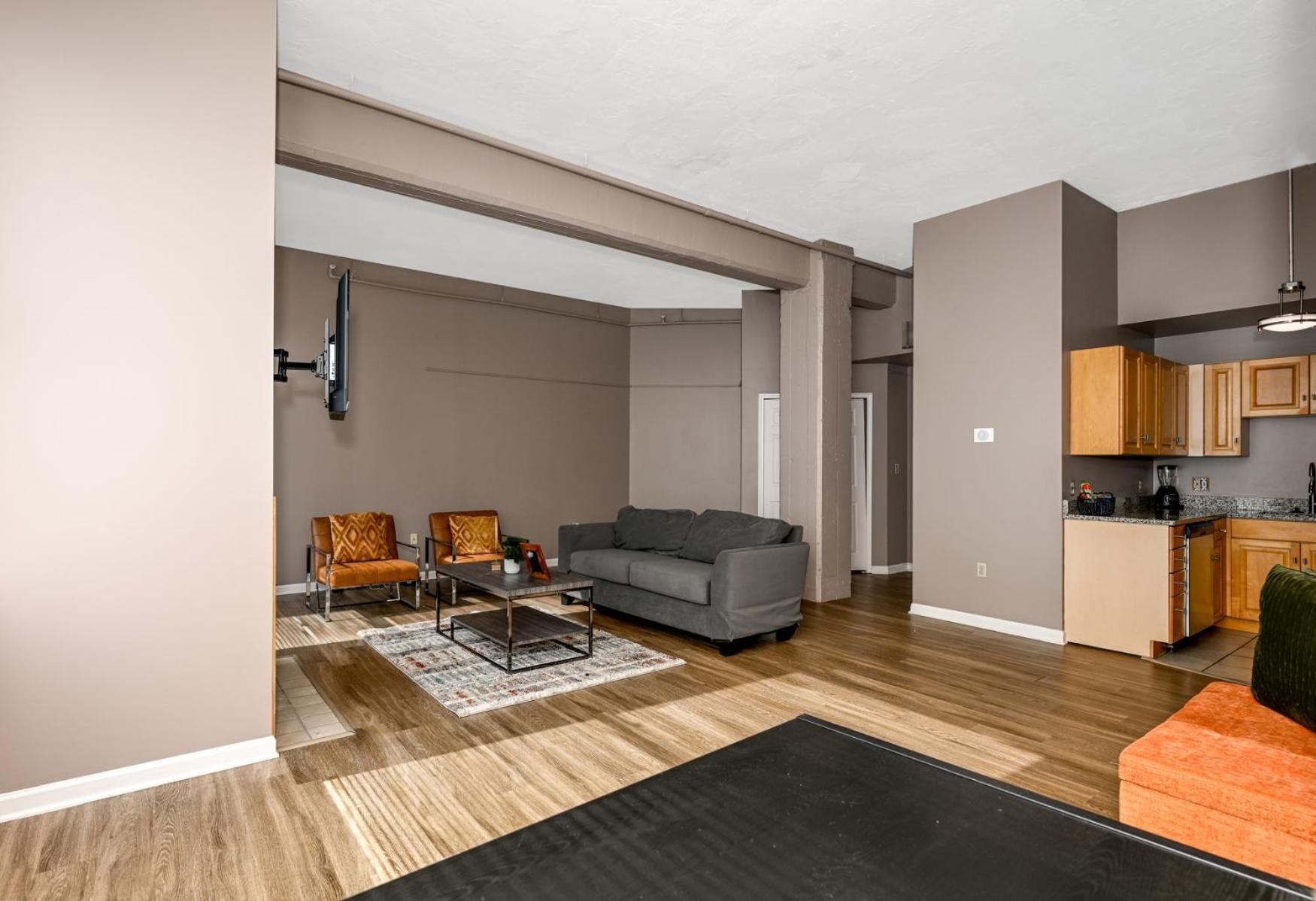 2 Bath Prkg+Gym+Sauna Perk Plaza +30 Day 克里夫兰 外观 照片