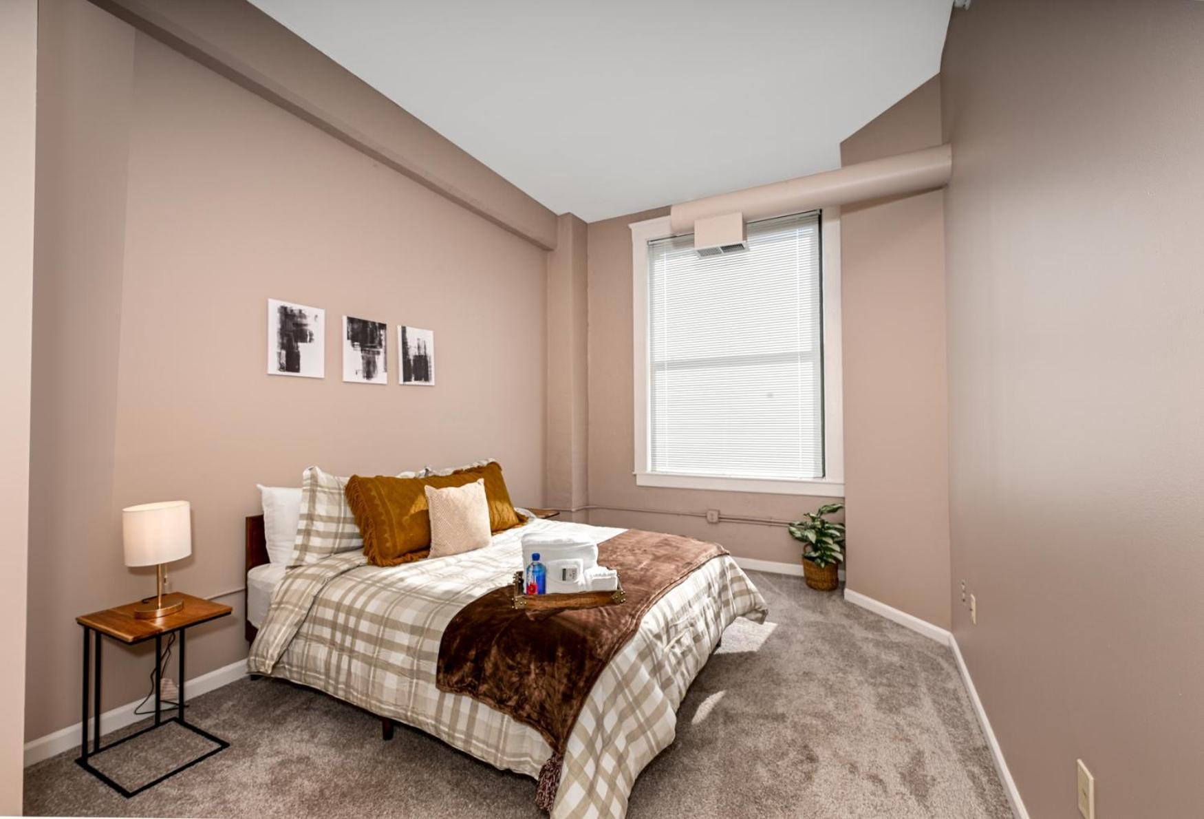 2 Bath Prkg+Gym+Sauna Perk Plaza +30 Day 克里夫兰 外观 照片