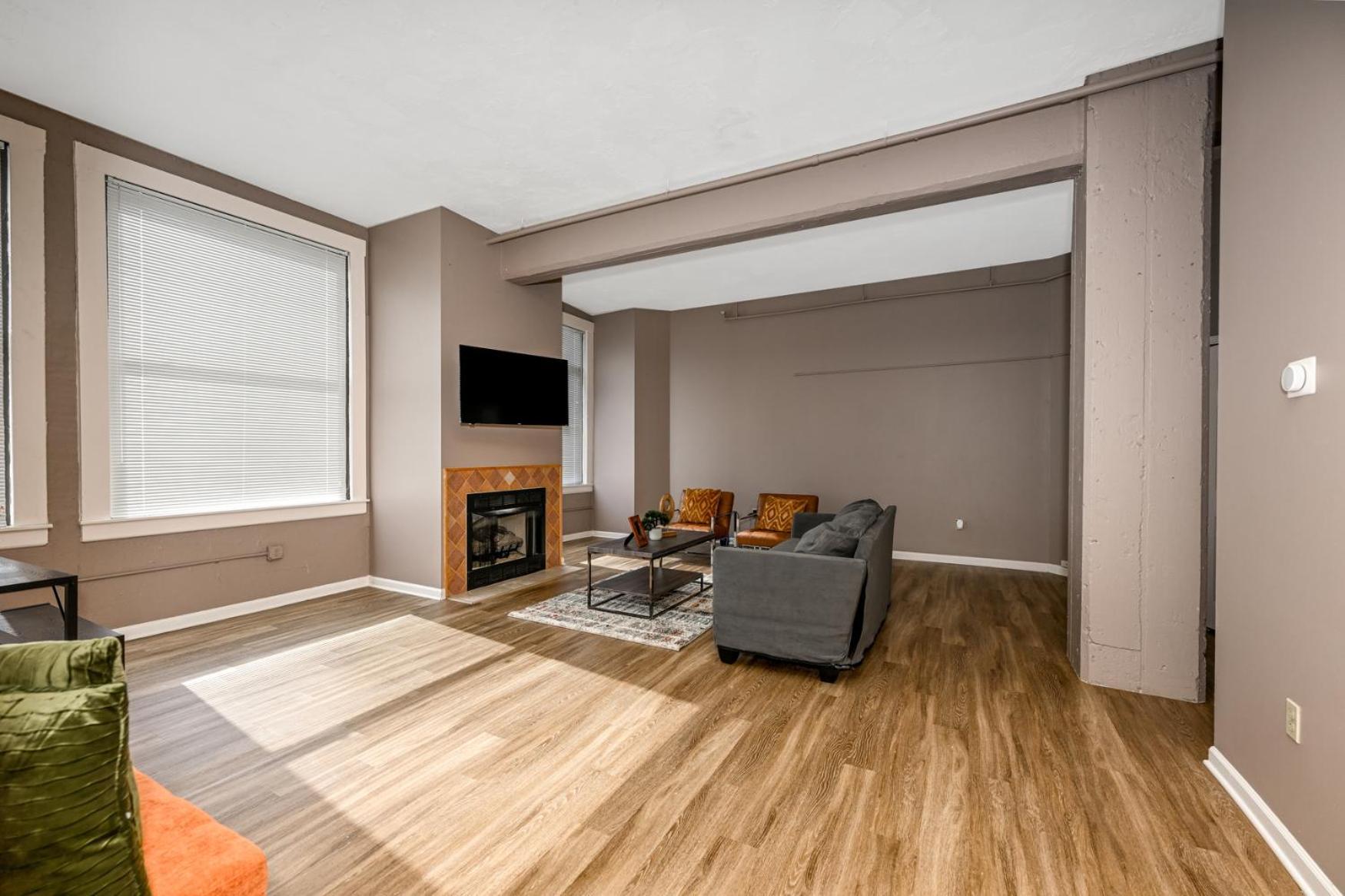 2 Bath Prkg+Gym+Sauna Perk Plaza +30 Day 克里夫兰 外观 照片